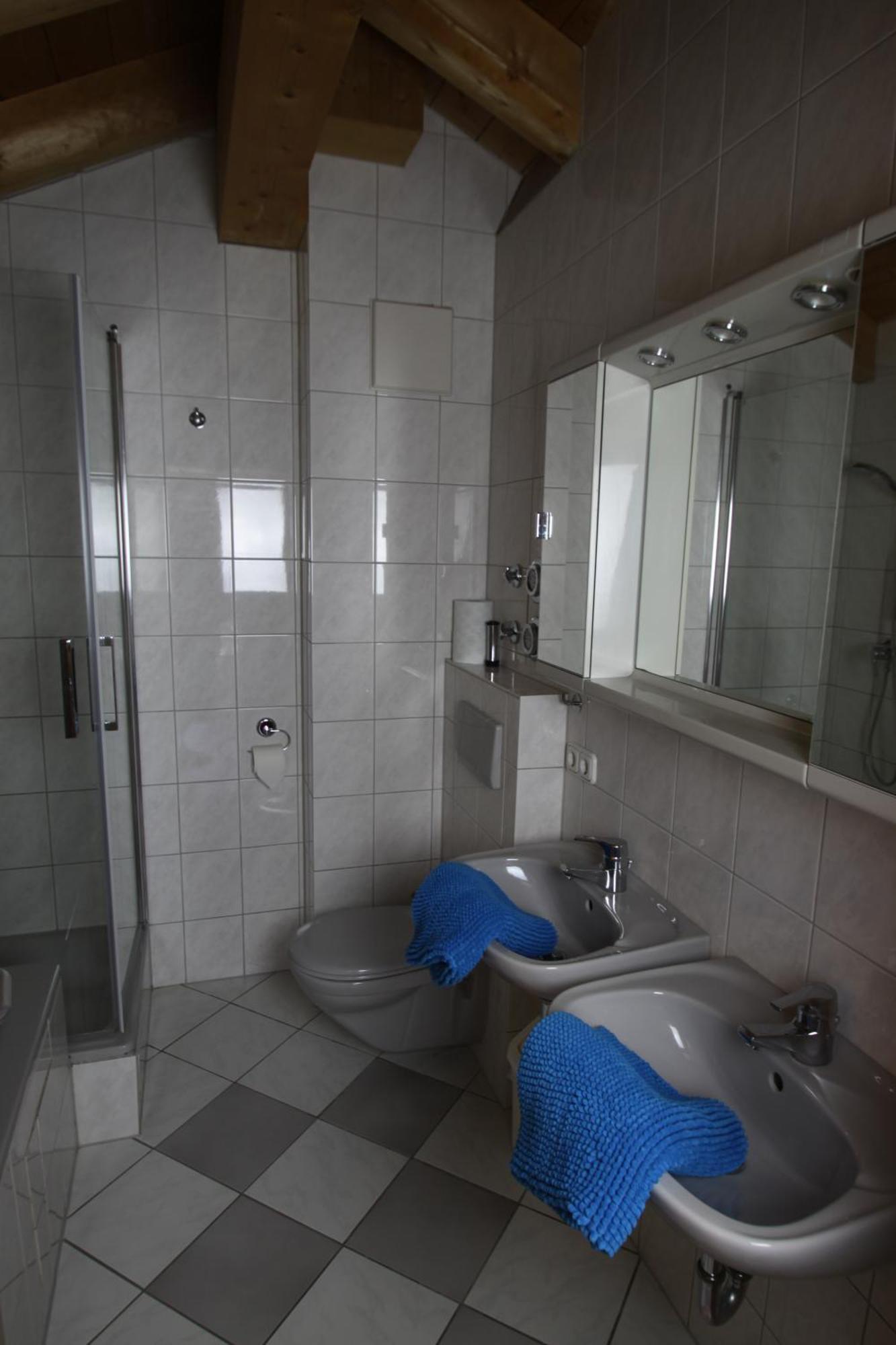 Ferienwohnung Almhuettenweg Dreitorspitze Гармиш-Партенкирхен Екстериор снимка